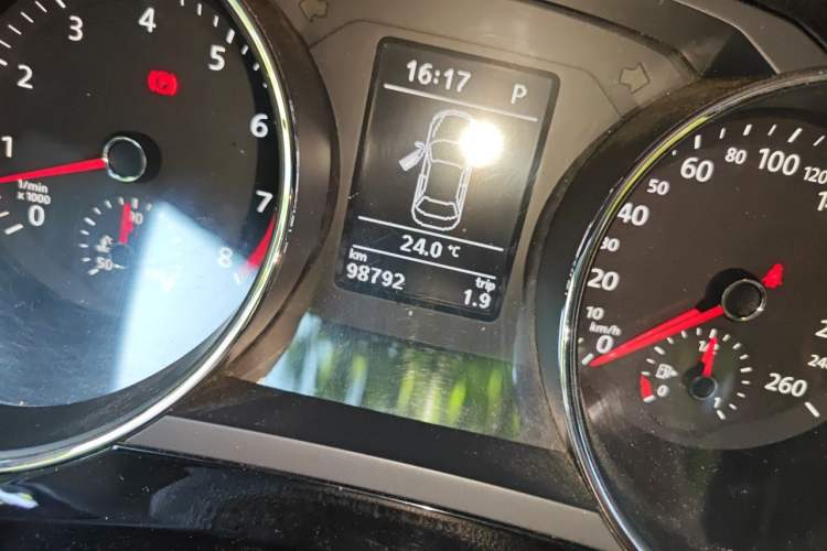 Used Volkswagen Sagitar 2015 230TSI Automatic Luxury Model Odometer Close Up