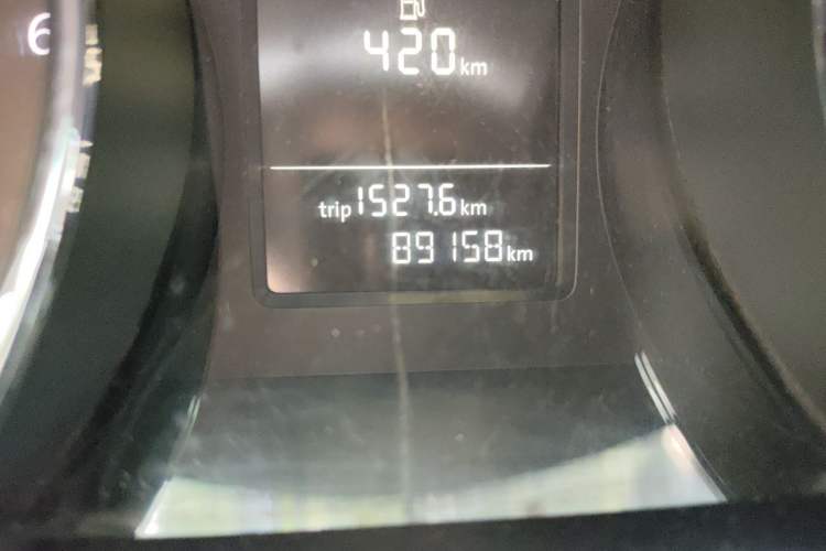 Used Volkswagen Sagitar 2015 230TSI Automatic Comfort Version Odometer Close Up
