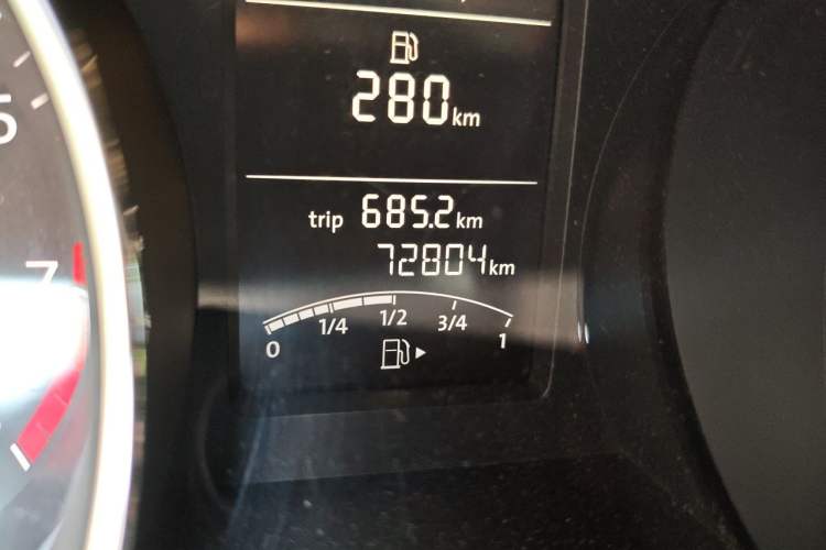 Used Volkswagen Sagitar 2015 1.6L Automatic Comfort Model Odometer Close Up