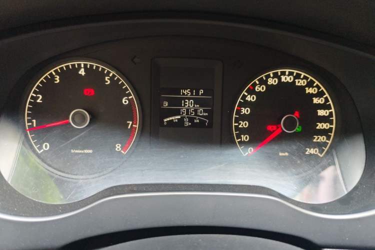 Used Volkswagen Sagitar 2015 1.6L Automatic Comfort Model Odometer Close Up