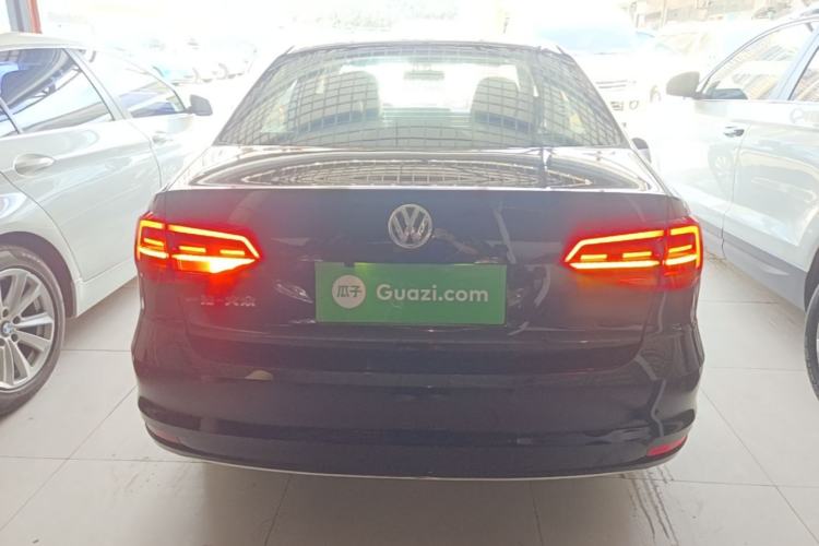 Used Volkswagen Sagitar 2015 1.6L Manual Comfort Model Rear