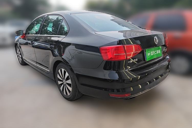 Used Volkswagen Sagitar 2015 230TSI Automatic Luxury Model Rear Left 45 Deg
