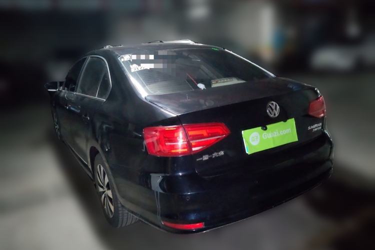 Used Volkswagen Sagitar 2015 230TSI Automatic Luxury Model Rear Left 45 Deg