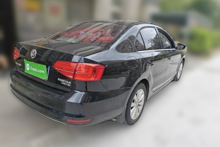 Used Volkswagen Sagitar 2015 230TSI Automatic Comfort Version Rear Right 45 Deg