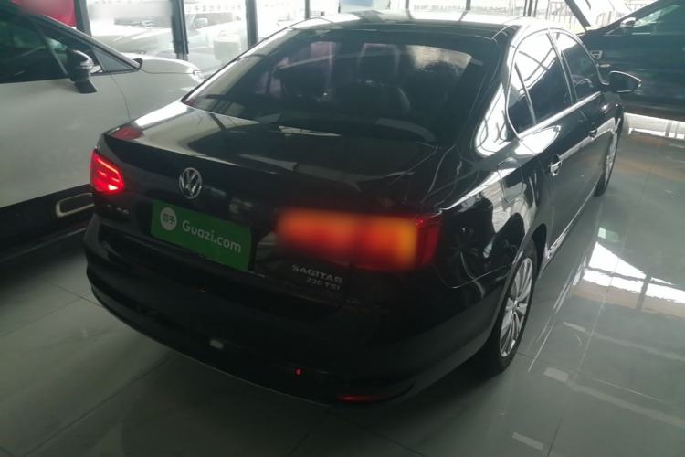 Used Volkswagen Sagitar 2015 230TSI Automatic Comfort Version Rear Right 45 Deg