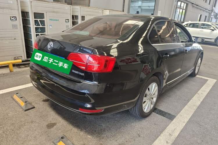 Used Volkswagen Sagitar 2015 1.6L Manual Comfort Model Rear Right 45 Deg