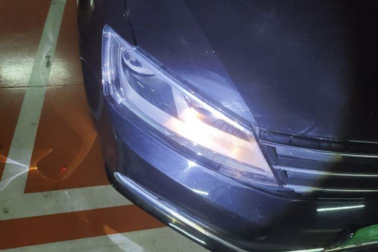 Used Volkswagen Sagitar 2015 1.6L Automatic Comfort Model Right Front Headlight