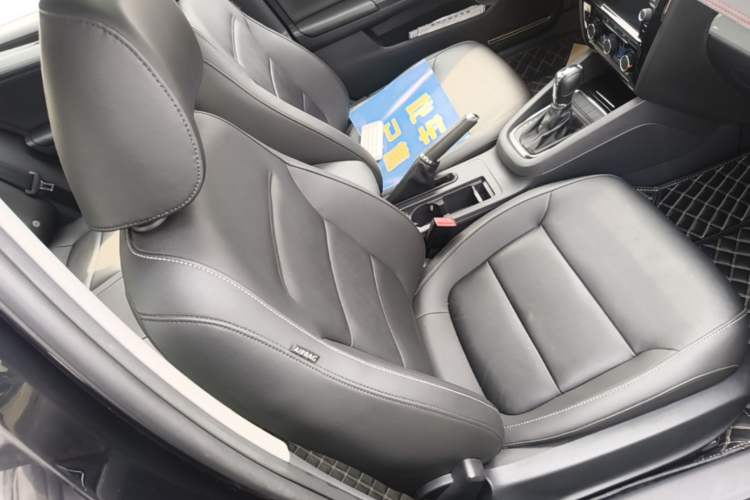 Used Volkswagen Sagitar 2015 1.6L Automatic Comfort Model Right Front Seat