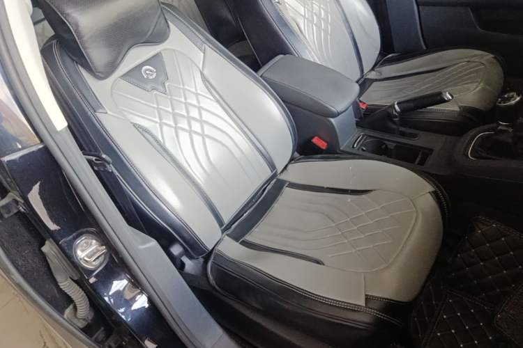 Used Volkswagen Sagitar 2015 1.6L Manual Comfort Model Right Front Seat