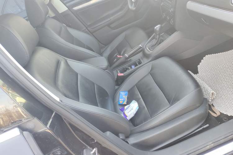 Used Volkswagen Sagitar 2015 230TSI Automatic Comfort Version Right Front Seat