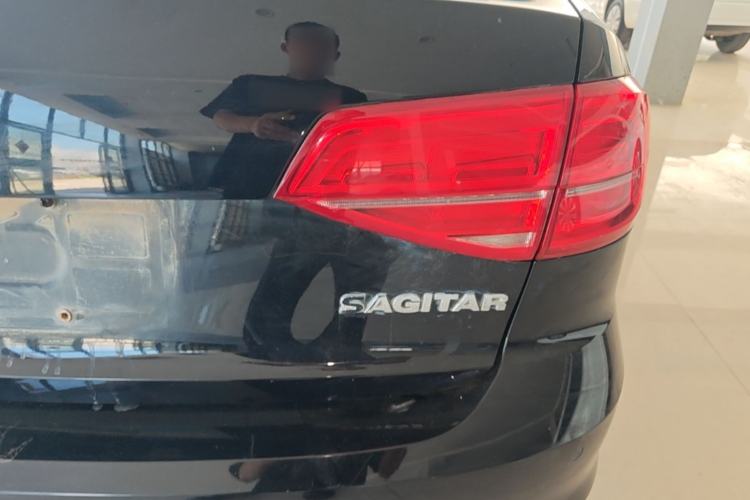 Used Volkswagen Sagitar 2015 1.6L Manual Comfort Model Right Rear Taillight