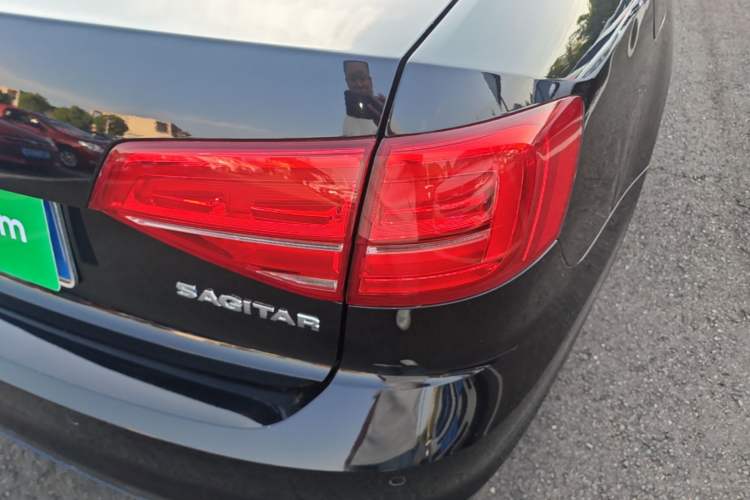 Used Volkswagen Sagitar 2015 1.6L Automatic Comfort Model Right Rear Taillight