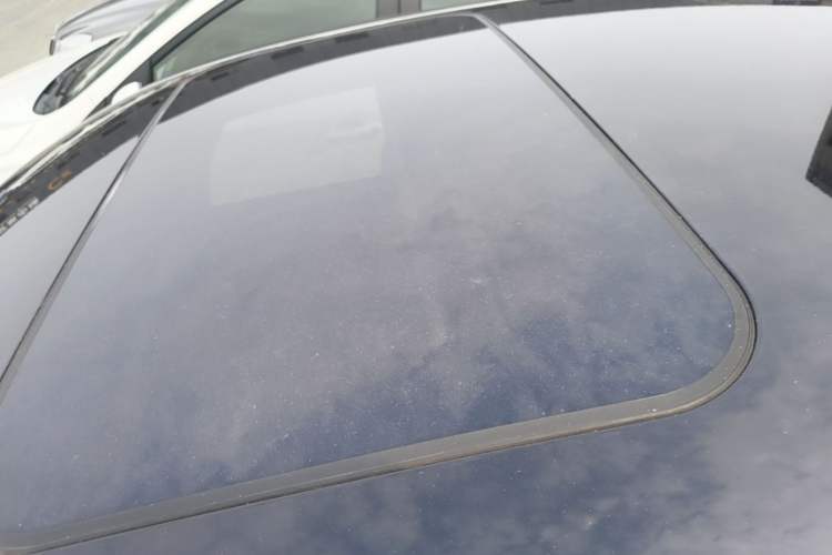 Used Volkswagen Sagitar 2015 1.6L Automatic Comfort Model Roof