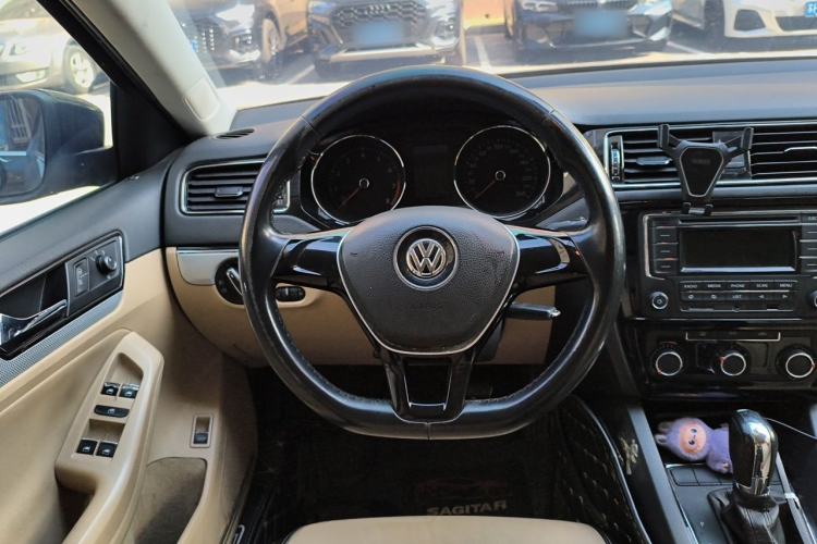 Used Volkswagen Sagitar 2015 1.6L Automatic Comfort Model Steering Wheel