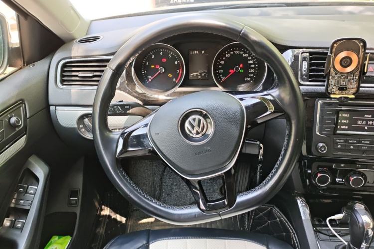 Used Volkswagen Sagitar 2015 1.6L Automatic Comfort Model Steering Wheel