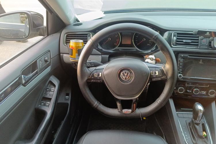 Used Volkswagen Sagitar 2015 1.6L Automatic Comfort Model Steering Wheel