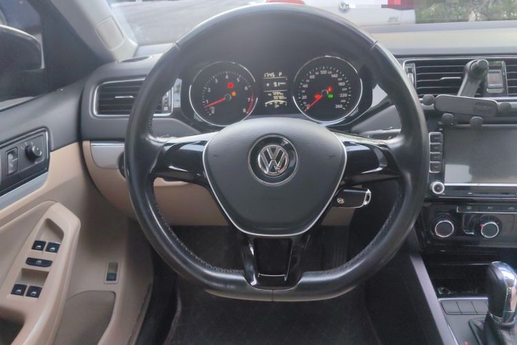 Used Volkswagen Sagitar 2015 1.6L Automatic Comfort Model Steering Wheel