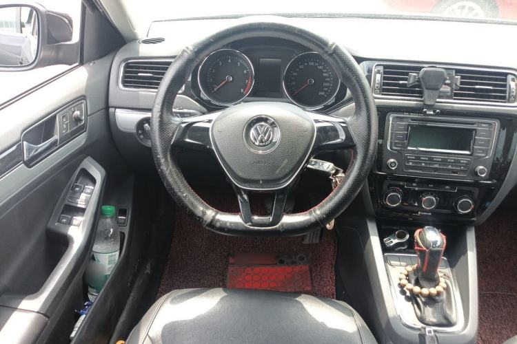 Used Volkswagen Sagitar 2015 1.6L Automatic Comfort Model Steering Wheel