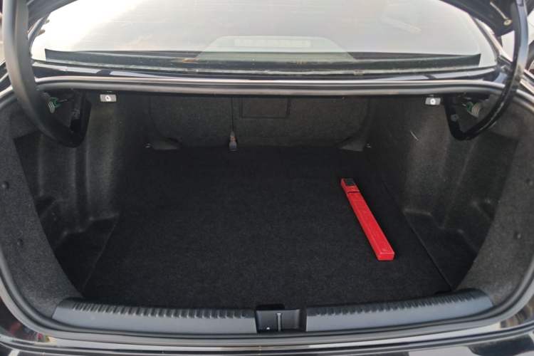 Used Volkswagen Sagitar 2015 1.6L Automatic Comfort Model Trunk