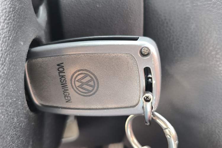 Used Volkswagen Sagitar 2015 230TSI Automatic Comfort Version Vehicle Key