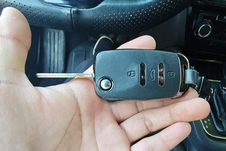 Used Volkswagen Sagitar 2015 230TSI Automatic Comfort Version Vehicle Key