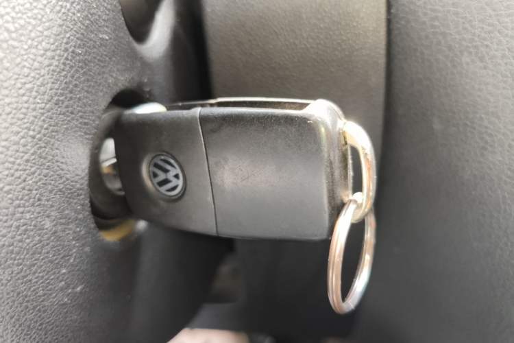 Used Volkswagen Sagitar 2015 1.6L Automatic Comfort Model Vehicle Key