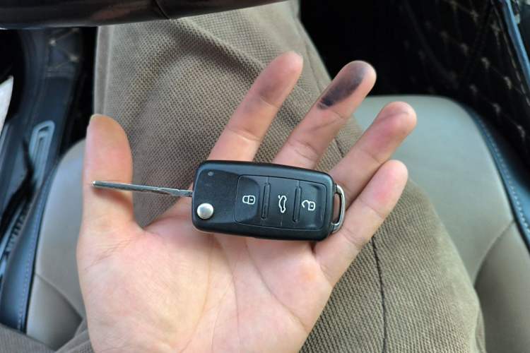 Used Volkswagen Sagitar 2015 1.6L Automatic Comfort Model Vehicle Key