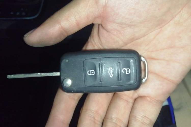 Used Volkswagen Sagitar 2015 230TSI Automatic Comfort Version Vehicle Key