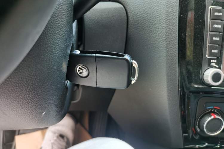 Used Volkswagen Sagitar 2015 230TSI Automatic Comfort Version Vehicle Key