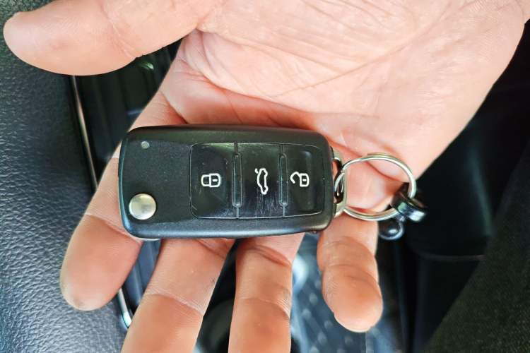 Used Volkswagen Sagitar 2015 1.6L Automatic Comfort Model Vehicle Key