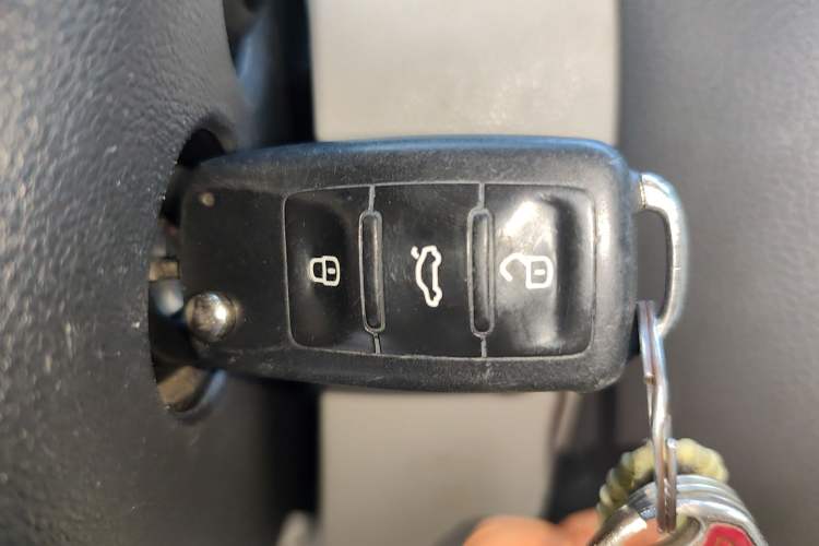 Used Volkswagen Sagitar 2015 230TSI Automatic Comfort Version Vehicle Key