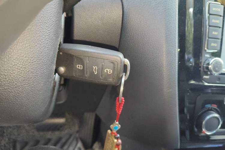 Used Volkswagen Sagitar 2015 230TSI Automatic Comfort Version Vehicle Key