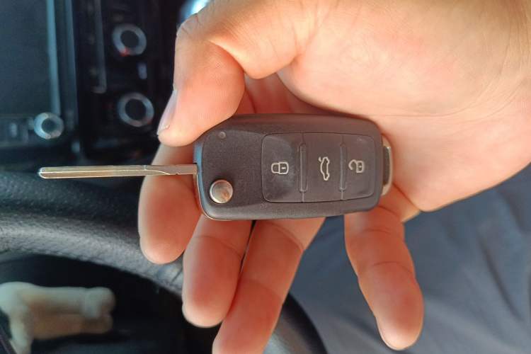 Used Volkswagen Sagitar 2015 1.6L Automatic Comfort Model Vehicle Key