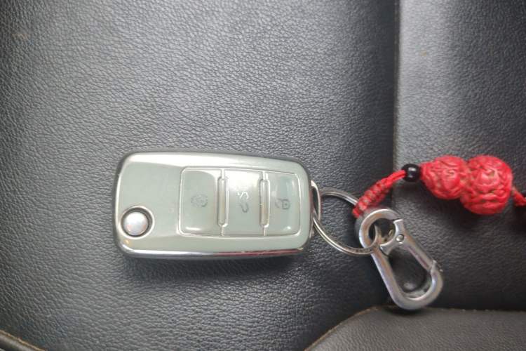 Used Volkswagen Sagitar 2015 1.6L Manual Comfort Model Vehicle Key