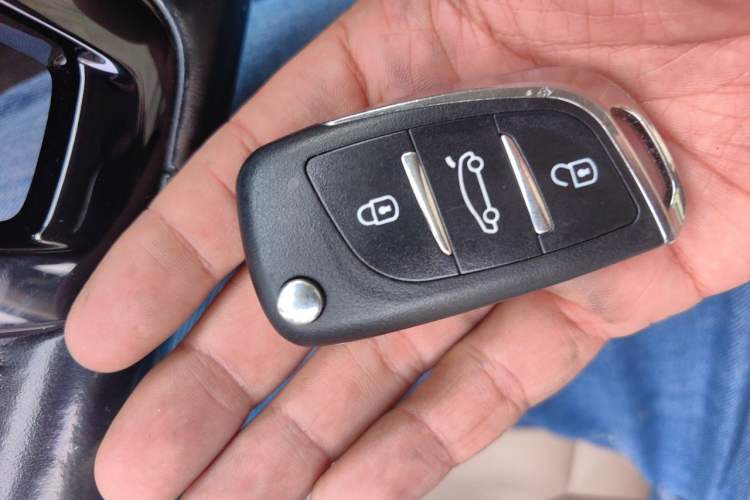 Used Volkswagen Sagitar 2015 1.6L Automatic Comfort Model Vehicle Key