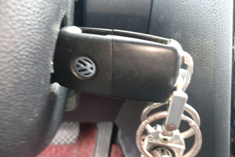 Used Volkswagen Sagitar 2015 1.6L Automatic Comfort Model Vehicle Key