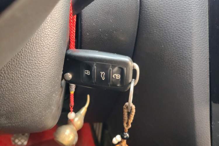 Used Volkswagen Sagitar 2015 1.6L Manual Comfort Model Vehicle Key