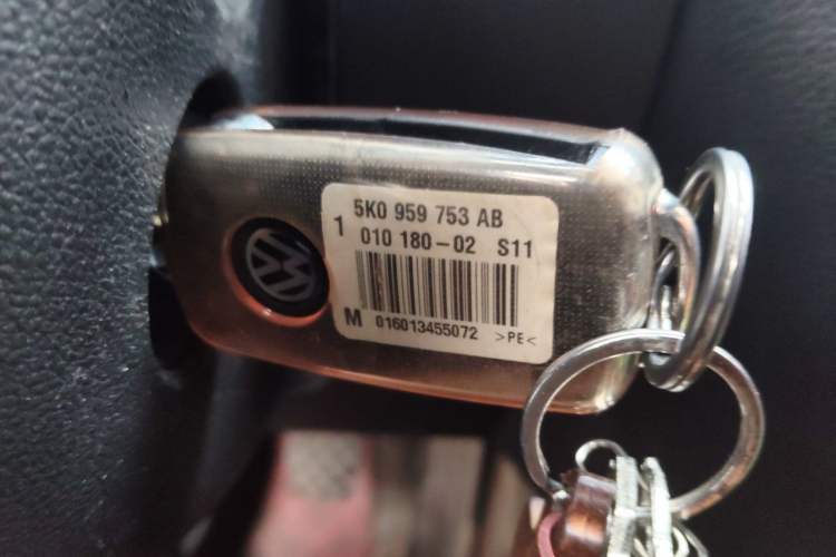 Used Volkswagen Sagitar 2015 1.6L Manual Comfort Model Vehicle Key