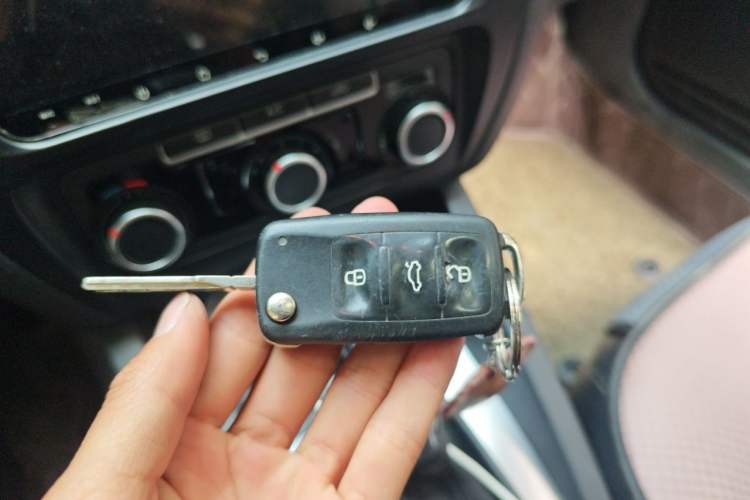 Used Volkswagen Sagitar 2015 1.6L Automatic Comfort Model Vehicle Key