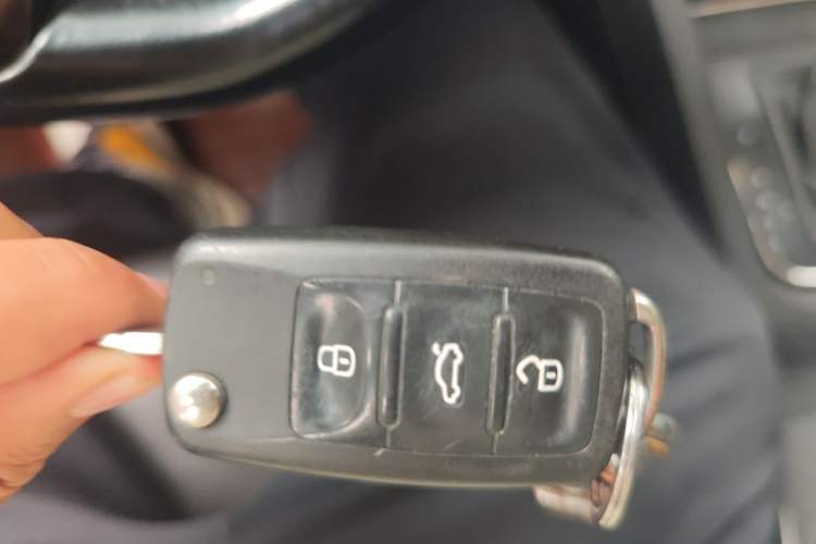 Used Volkswagen Sagitar 2015 1.6L Automatic Comfort Model Vehicle Key