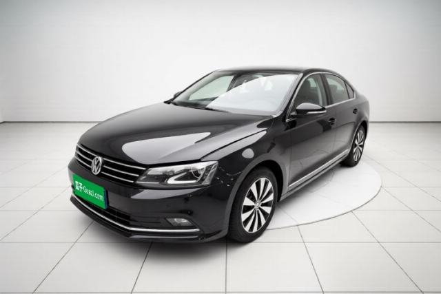 Ojetý Volkswagen Sagitar 2015 230TSI Automatic Luxury Model