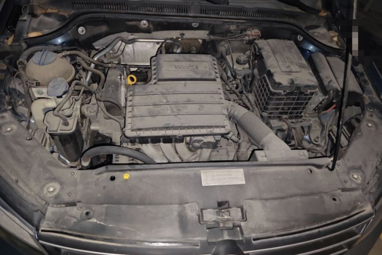 Used Volkswagen Sagitar 2015 1.6L Automatic Comfort Model Engine Bay