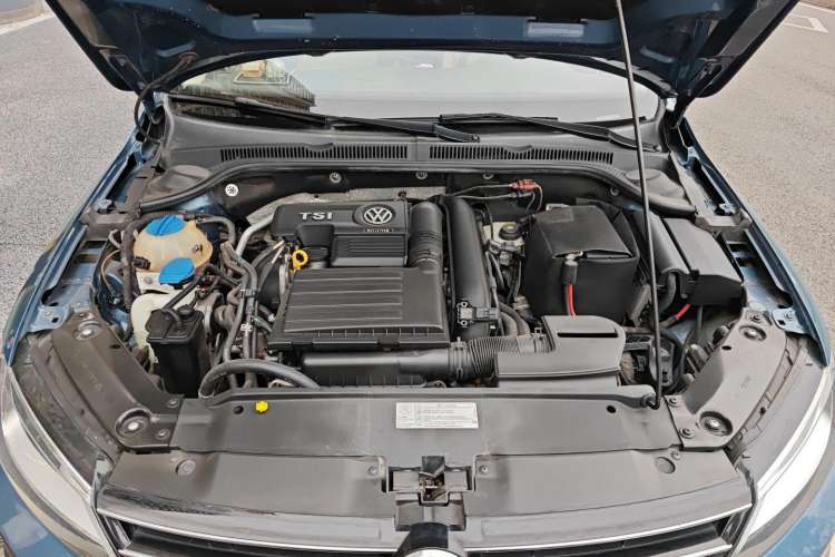 Used Volkswagen Sagitar 2015 230TSI Automatic Comfort Version Engine Bay