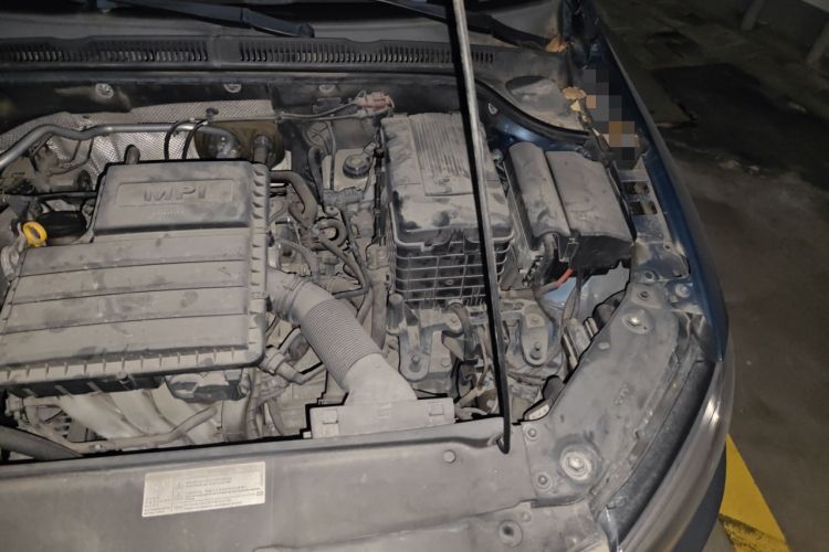 Used Volkswagen Sagitar 2015 1.6L Automatic Comfort Model Engine Bay Left