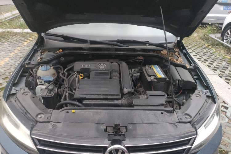 Used Volkswagen Sagitar 2015 230TSI Automatic Comfort Version Engine Bay
