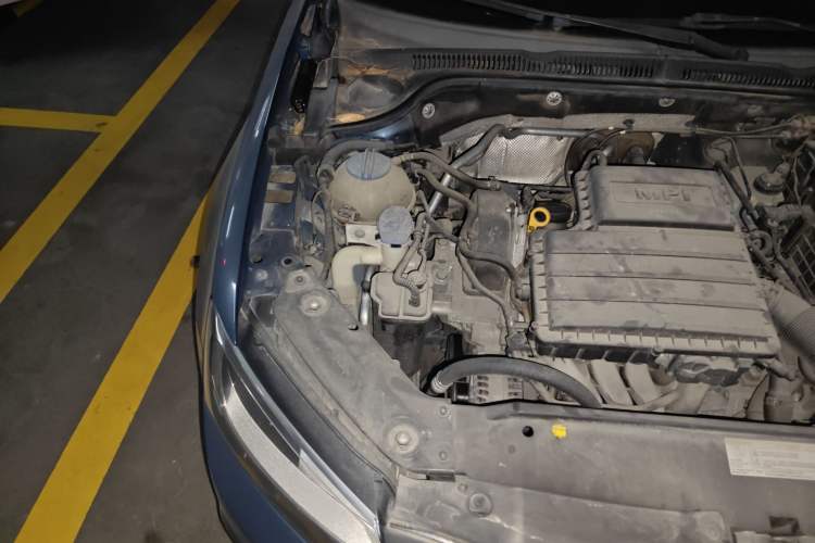 Used Volkswagen Sagitar 2015 1.6L Automatic Comfort Model Engine Bay Right