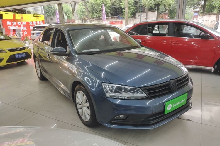 Used Volkswagen Sagitar 2015 230TSI Automatic Comfort Version Front Right 45 Deg
