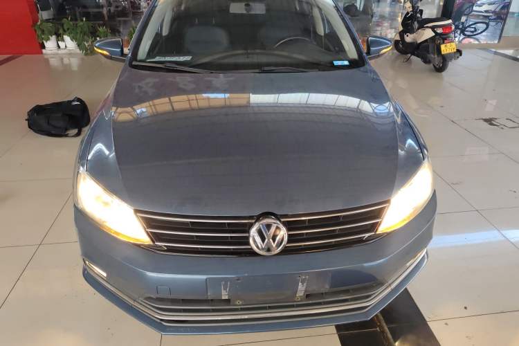 Used Volkswagen Sagitar 2015 1.6L Automatic Comfort Model Front