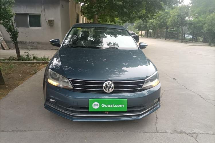 Used Volkswagen Sagitar 2015 230TSI Automatic Comfort Version Front