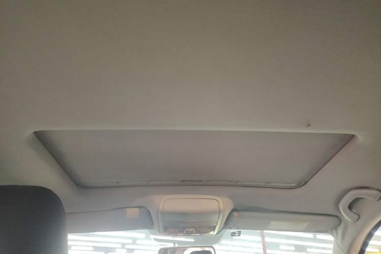 Used Volkswagen Sagitar 2015 230TSI Automatic Comfort Version Headliner